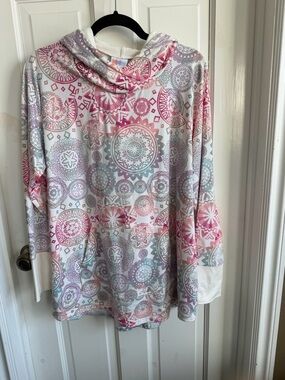 LuLaRoe White Hooded Pullover with Pink & Gray Medallion Print